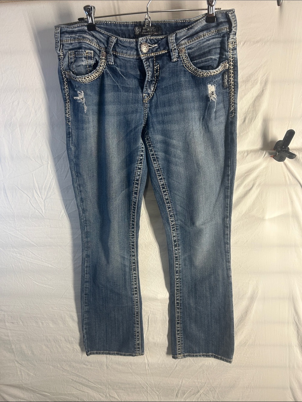 Silver Jeans Women's Blue Bootcut Jeans with Embroidered Pockets